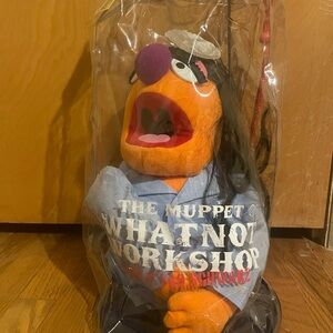 Foa Schwarz The Muppets Whatnot Workshop puppet